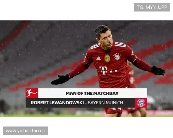 莱万上演帽子戏法科曼双响助力拜仁八球大胜汉堡创造经典时刻